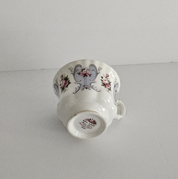 Royal Albert Love Story Series China Tea cup "Isabel" Pattern Teacup - Picture 5 of 14